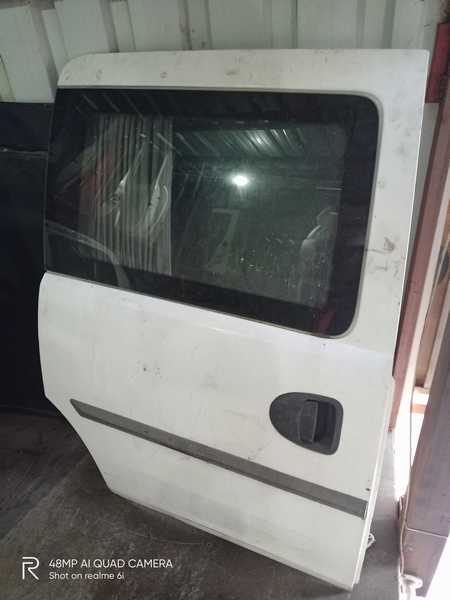 OPEL COMBO C SAĞ ARKA ÇIKMA SÜRGÜLÜ KAPI